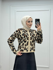 5011-Yumoş Kısa Hırka-Krem Leoparlı