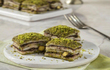 GIFT DELIGHTSiyah Metal Kutu Fıstıklı Baklava Lokum 1 kg.