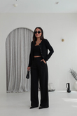 I}