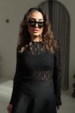 I}