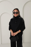 I}