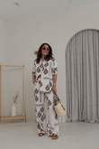 I}