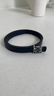 I}