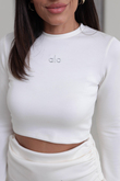 I}