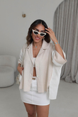 I}