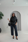 I}