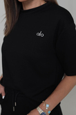 I}