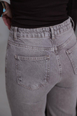 I}