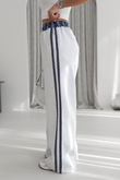 I}