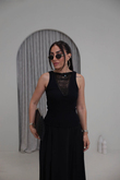 I}