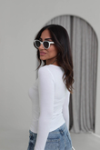I}