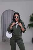 I}
