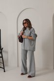 I}