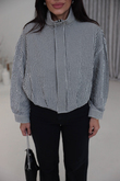 I}