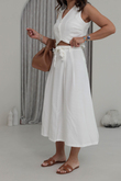 I}
