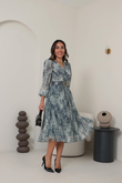 I}