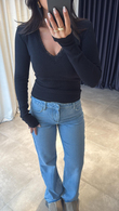 Siyah Yaka Dantelli Bluz