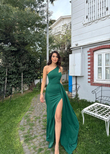 Diva Kuyruklu Yırtmaçlı Abiye 582475 ZÜMRÜT
