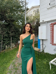 Diva Kuyruklu Yırtmaçlı Abiye 582475 ZÜMRÜT