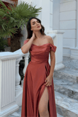 Kayık Yaka Yırtmaç Detay Saten Abiye 1038