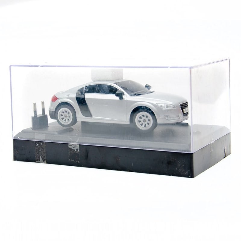 Metal Uzaktan Kumandalı Araba 1:24 2015a