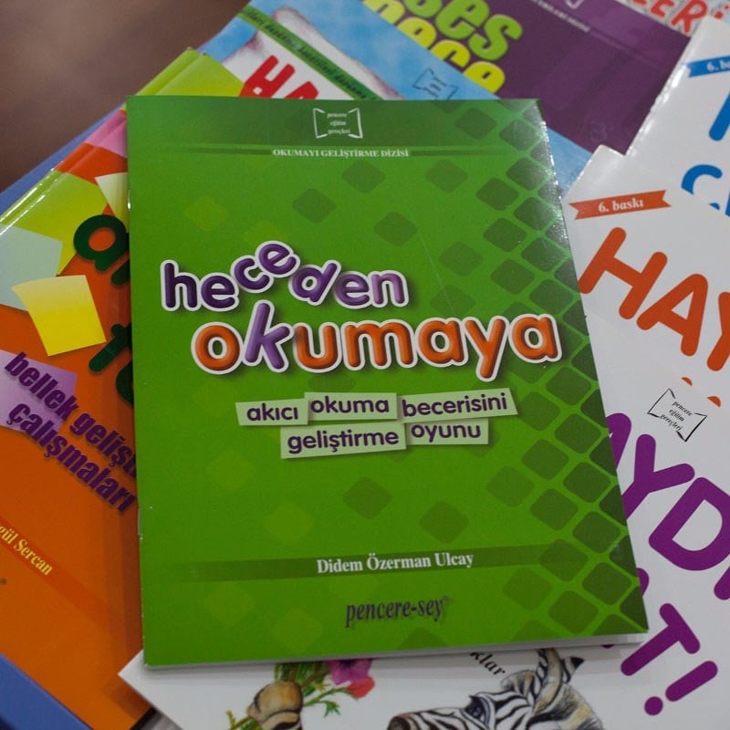 Penceresey Heceden Okumaya