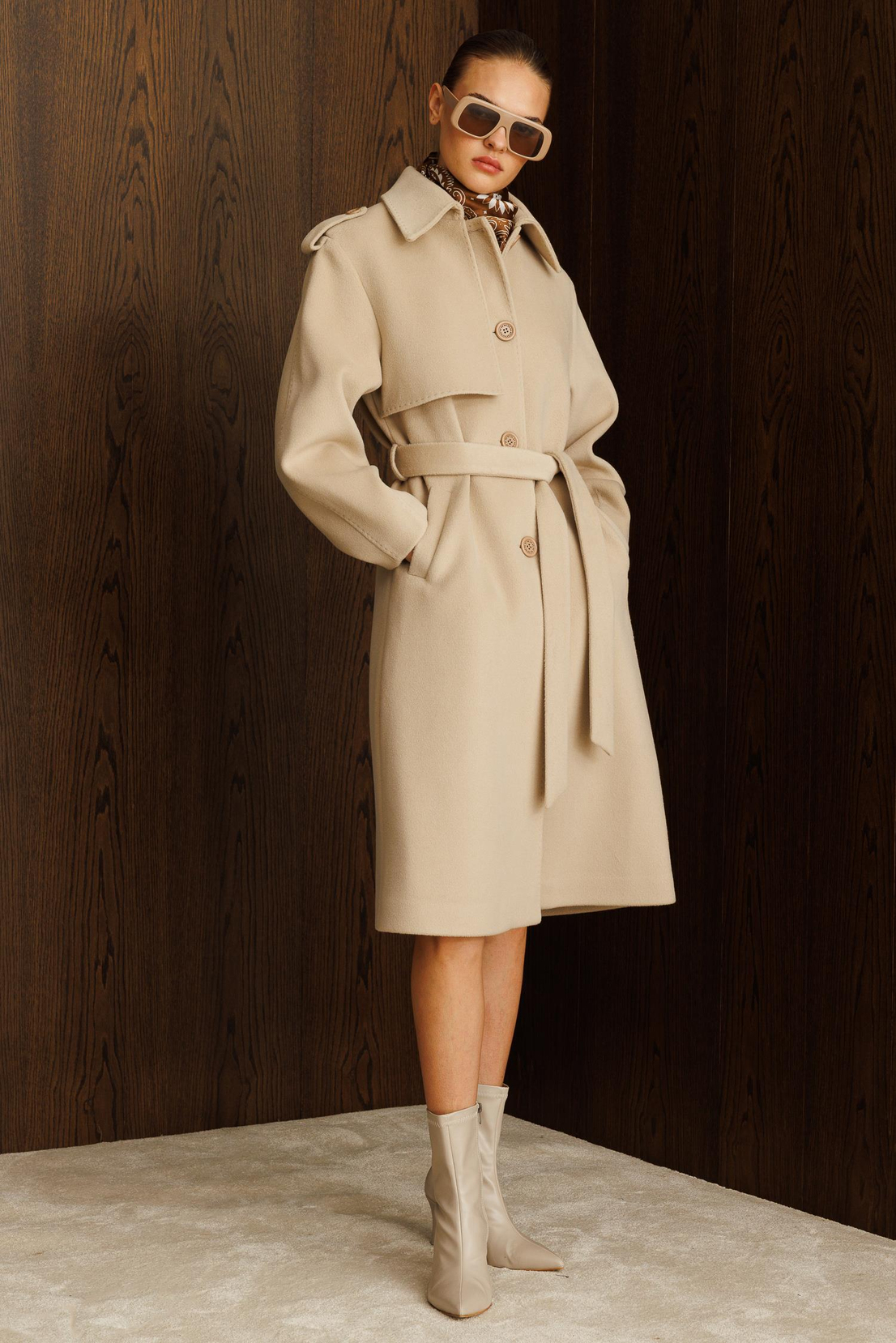 Apolet Detaylı Yaka Parçalı Kaşe Kaban BEJ