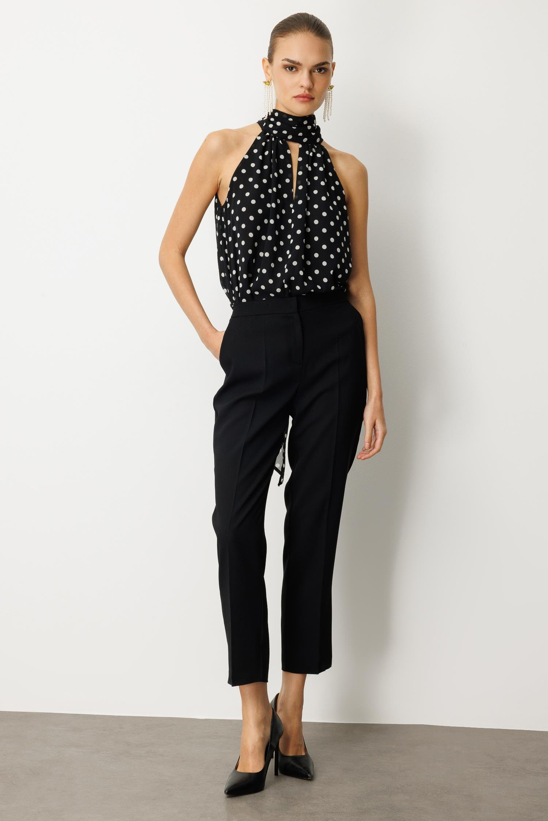 Arkası Lastikli Pantolon SİYAH