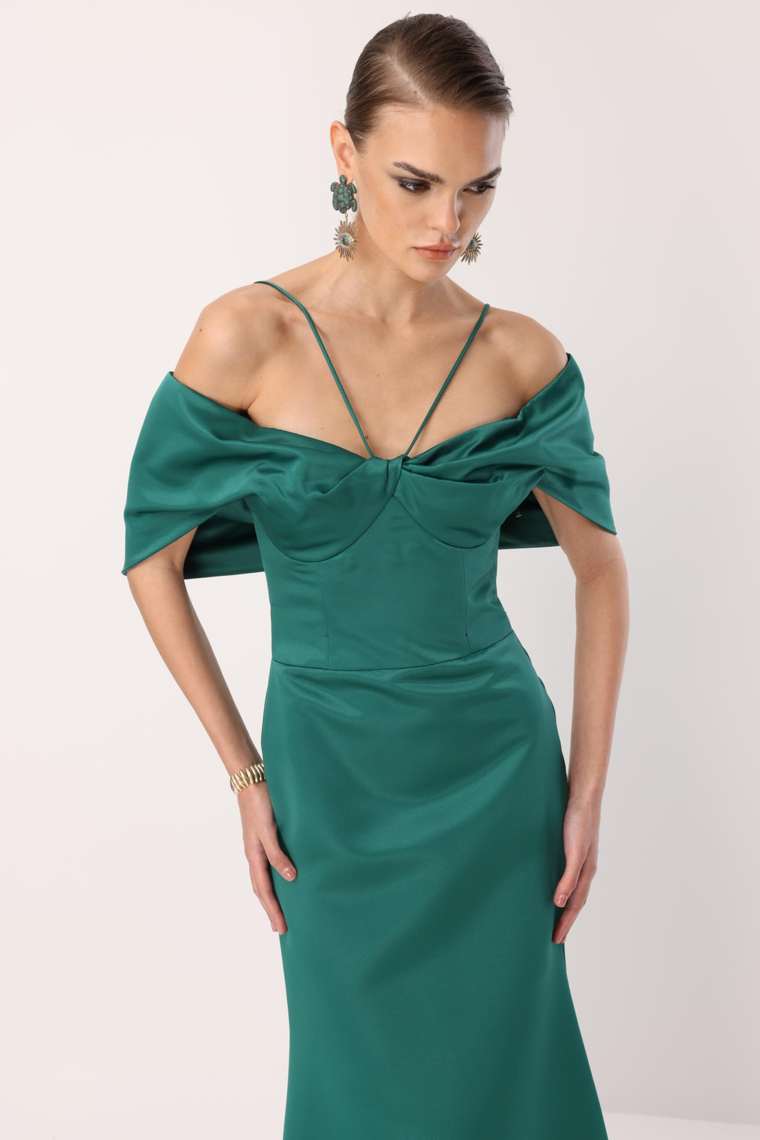 Balık Model Yaka Detaylı Maxi Abiye YEŞİL