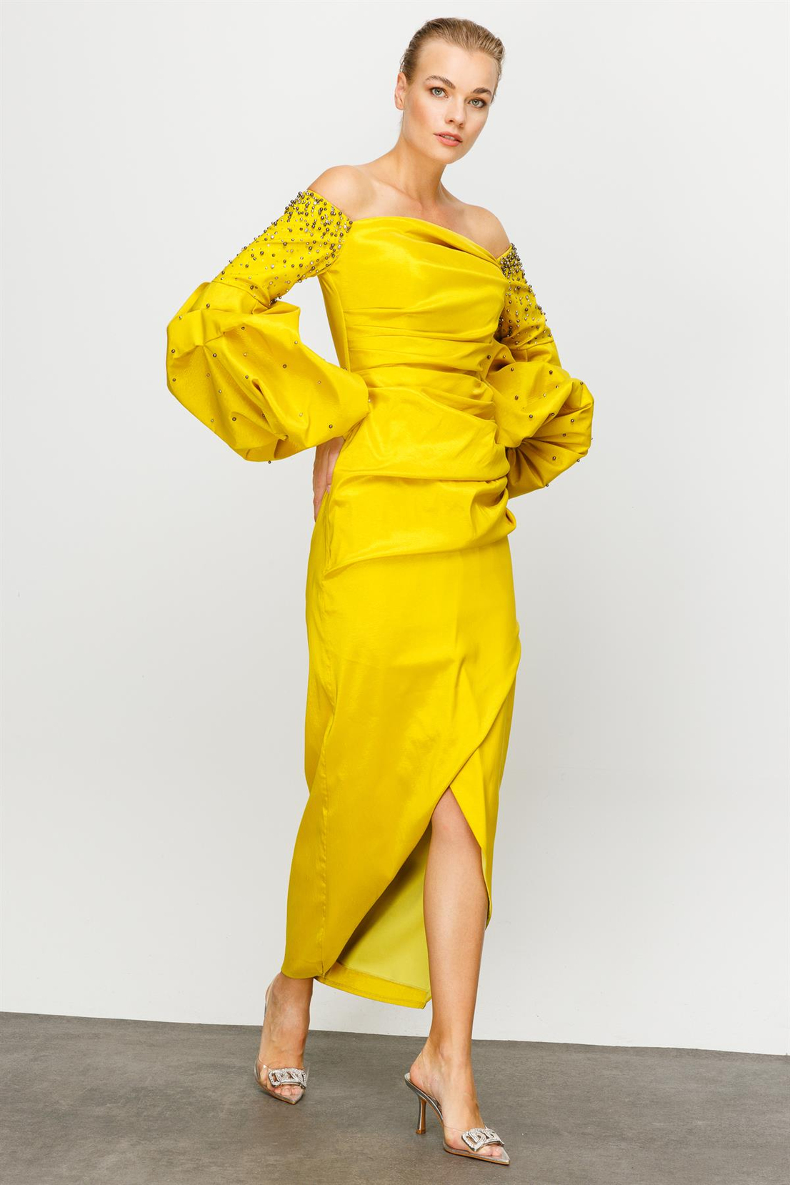 Balon Kollu Taşlı Safran Gece Elbise