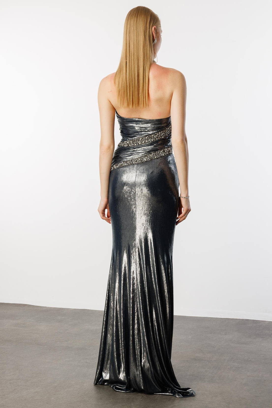 Belden Paralel Taş Bantlı Yakası Sivri Straplez Elbise ANTRASİT