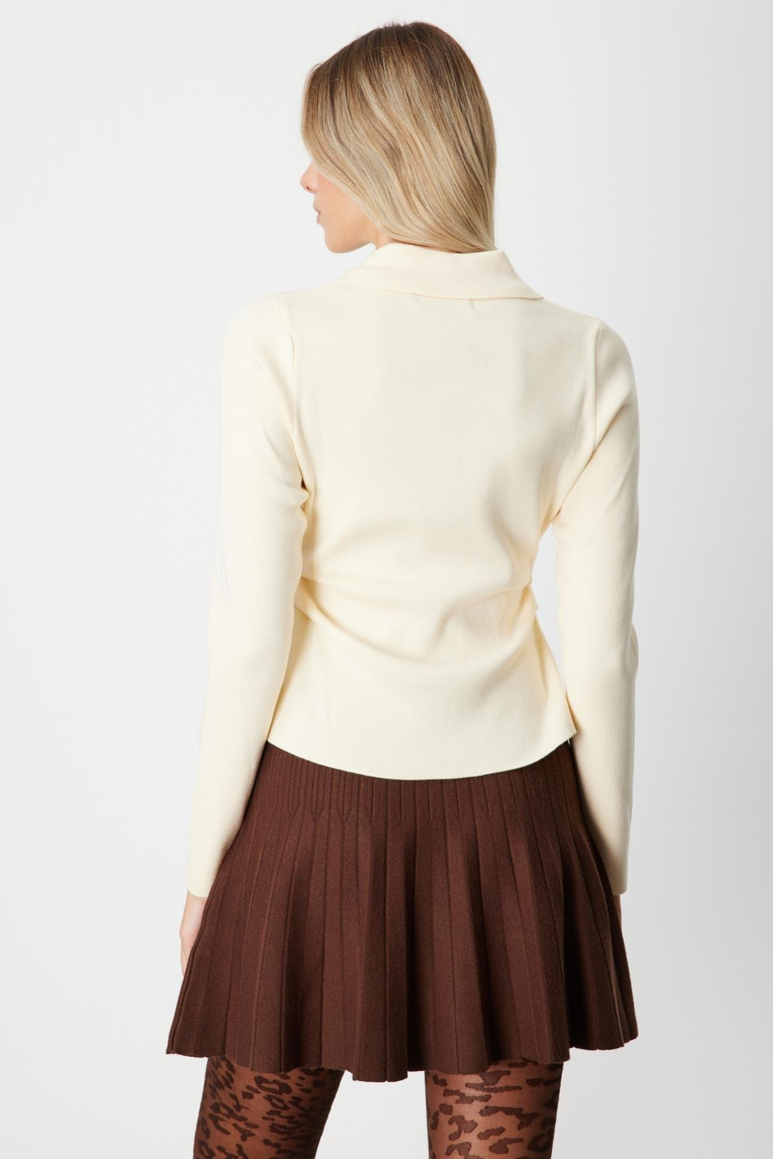 Bele Oturan Düğmeli Kazak KREM