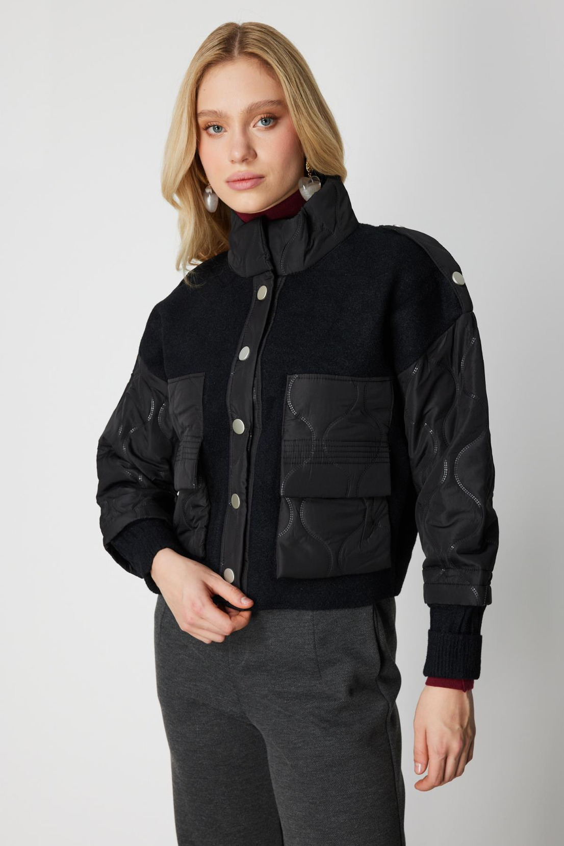 Cepleri Ve Kolları Kapitoneli Dik Yaka Mont EKRU