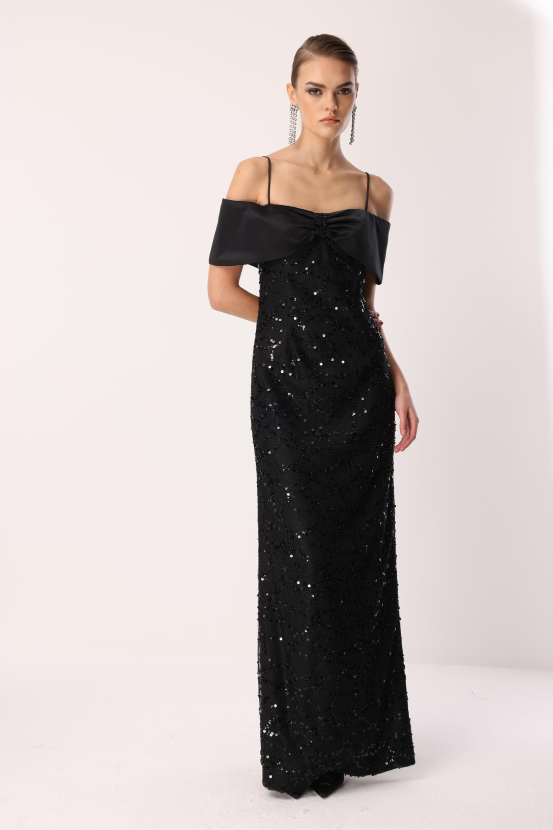 Dantel İşleme Detay Yaka Abiye SİYAH