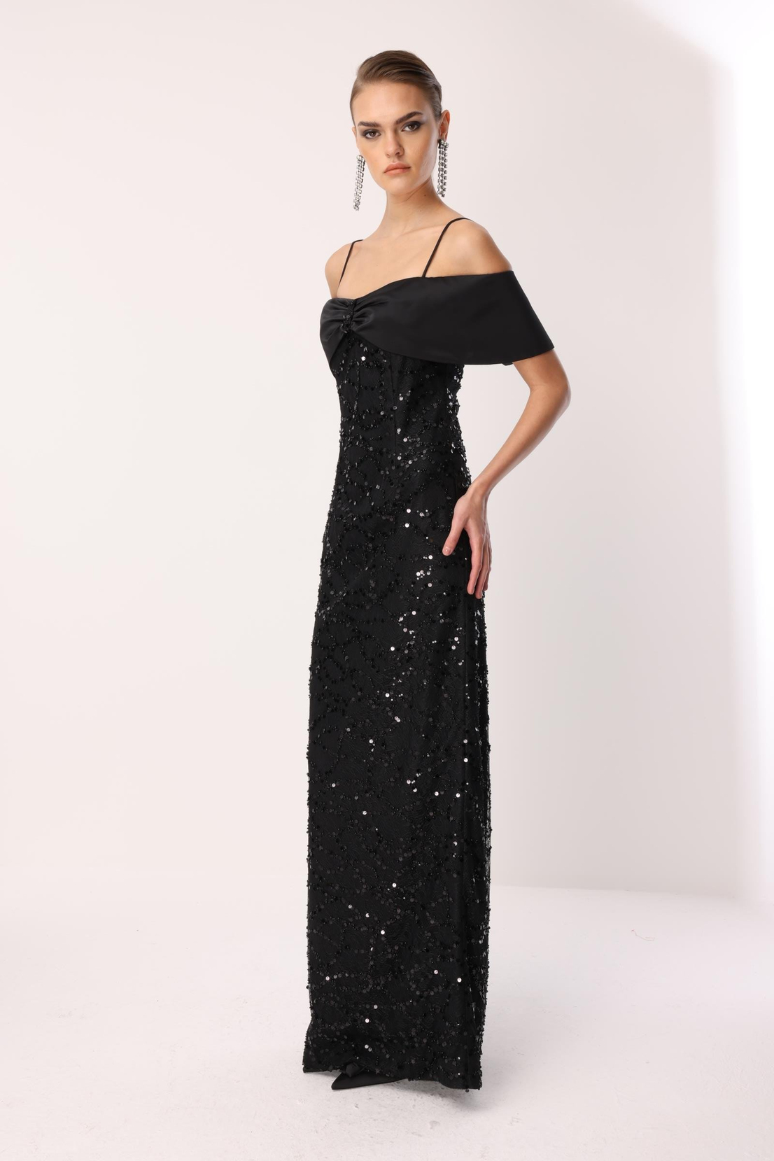 Dantel İşleme Detay Yaka Abiye SİYAH