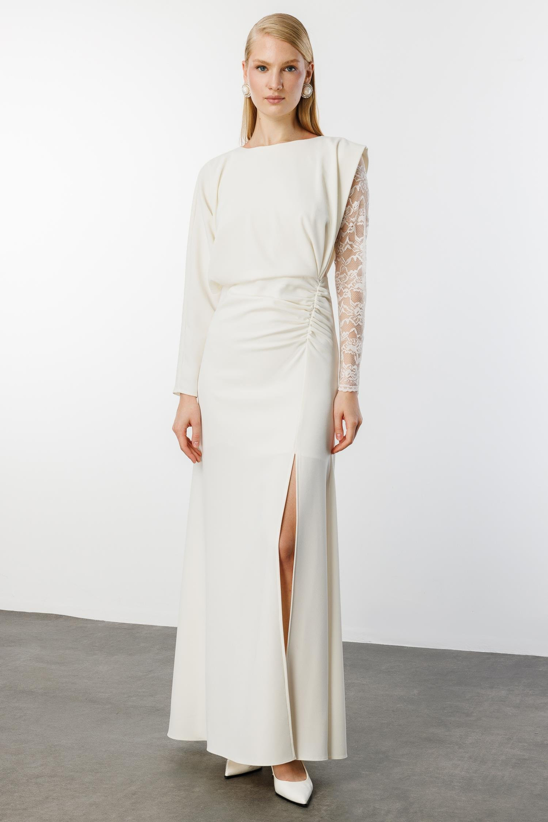 Dantel Kol Krep Yırtmaçlı Elbise EKRU