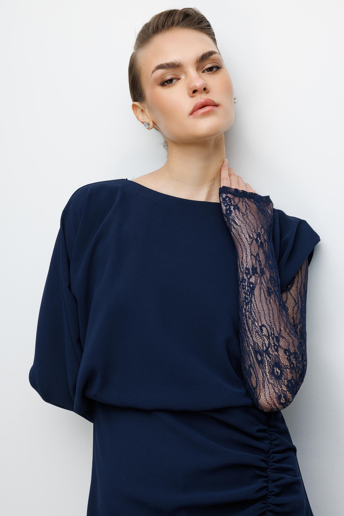 Dantel Kol Krep Yırtmaçlı Elbise LACİVERT
