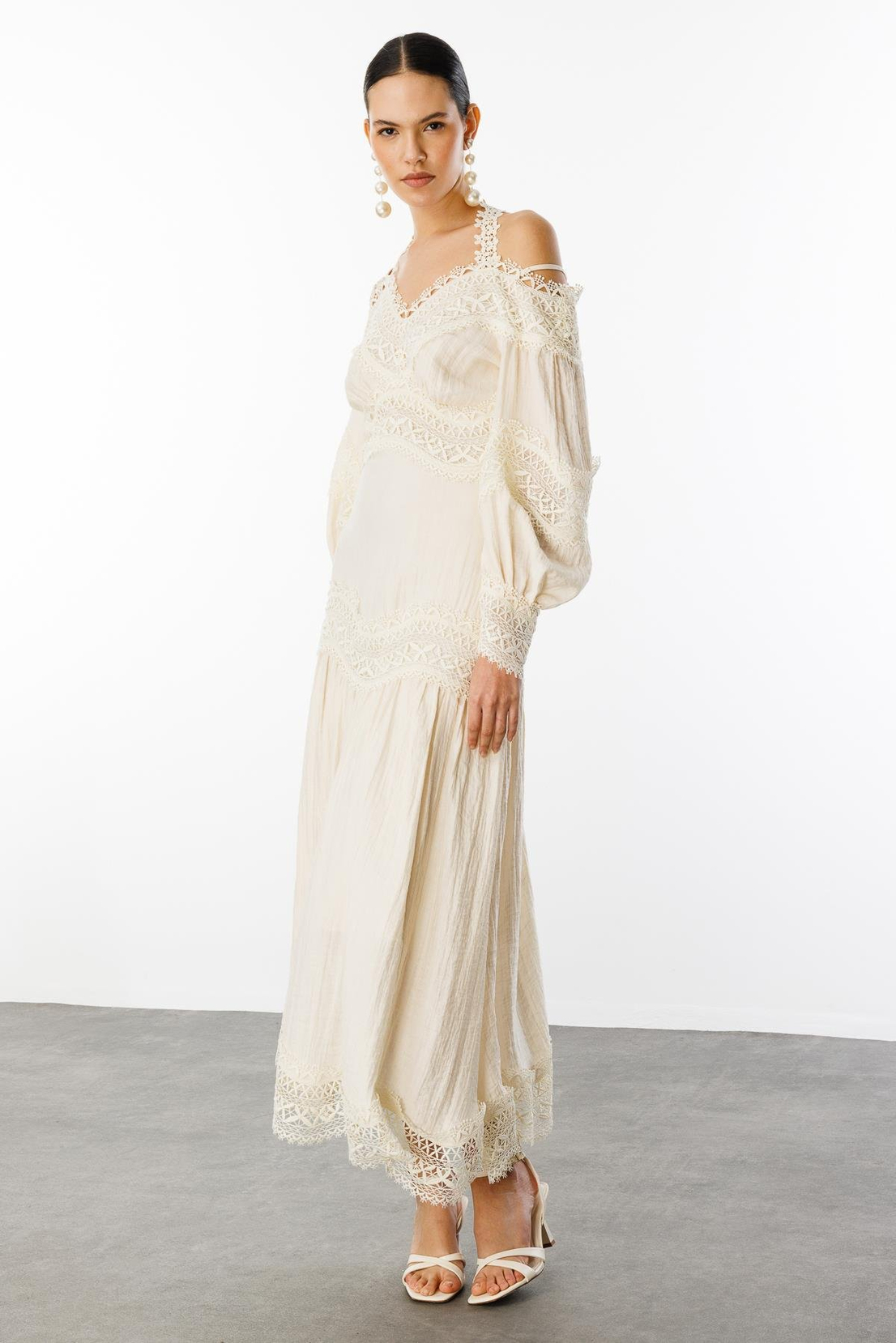 Dantel Şeritli Boyundan Bağlama Detaylı Elbise EKRU