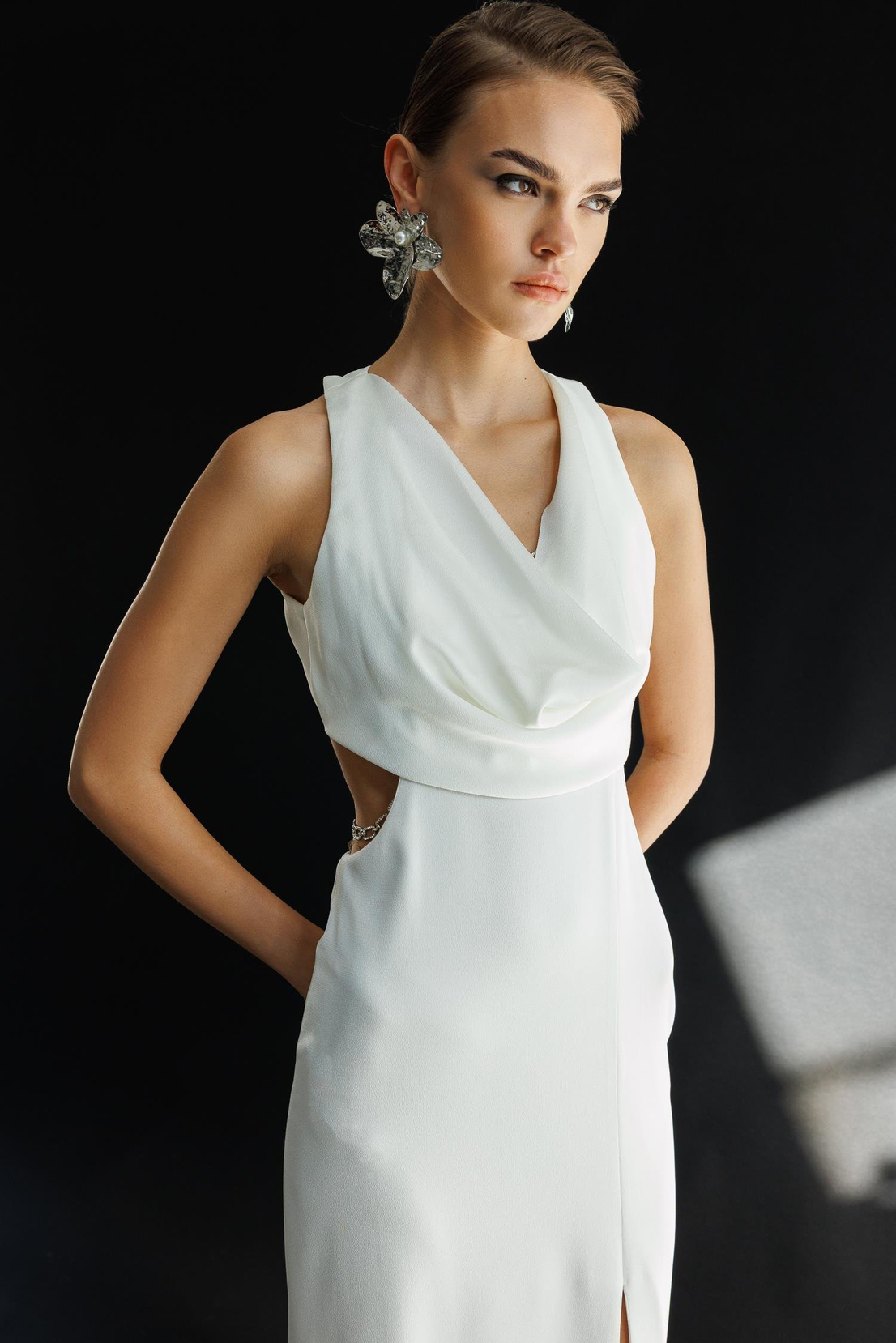 Degaje Detay Zincirli Maxi Boy Abiye EKRU