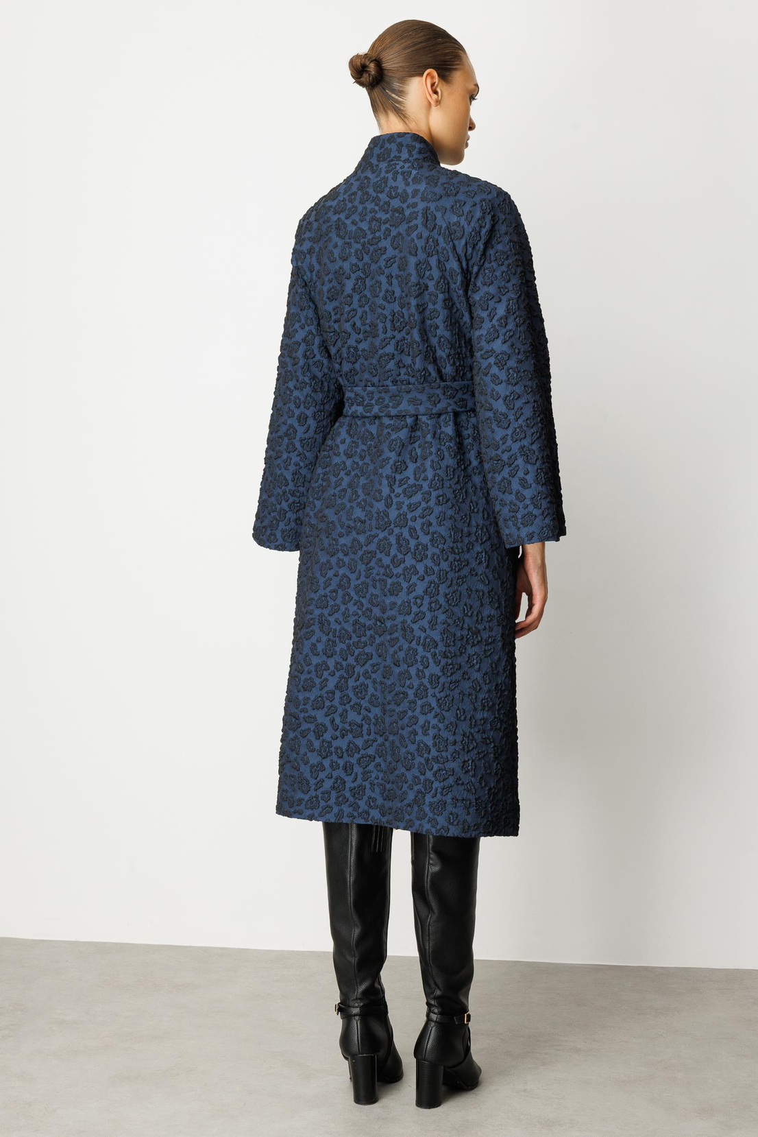 Dik Yaka Dokulu Kumaş Kap LACİVERT