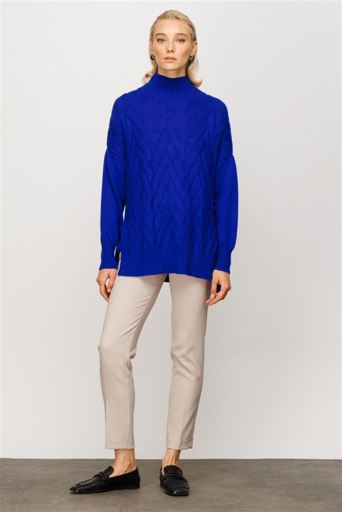 Dik Yaka Yanı Bağcıklı Saks Kazak