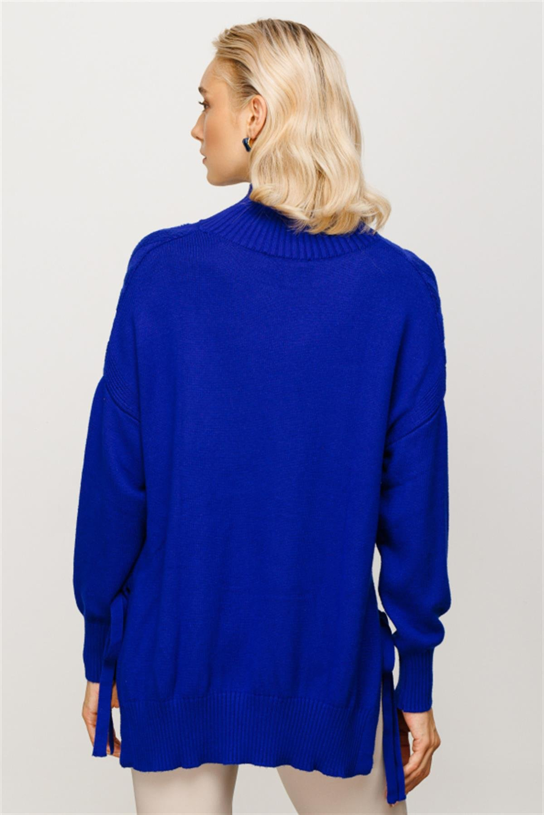 Dik Yaka Yanı Bağcıklı Saks Kazak