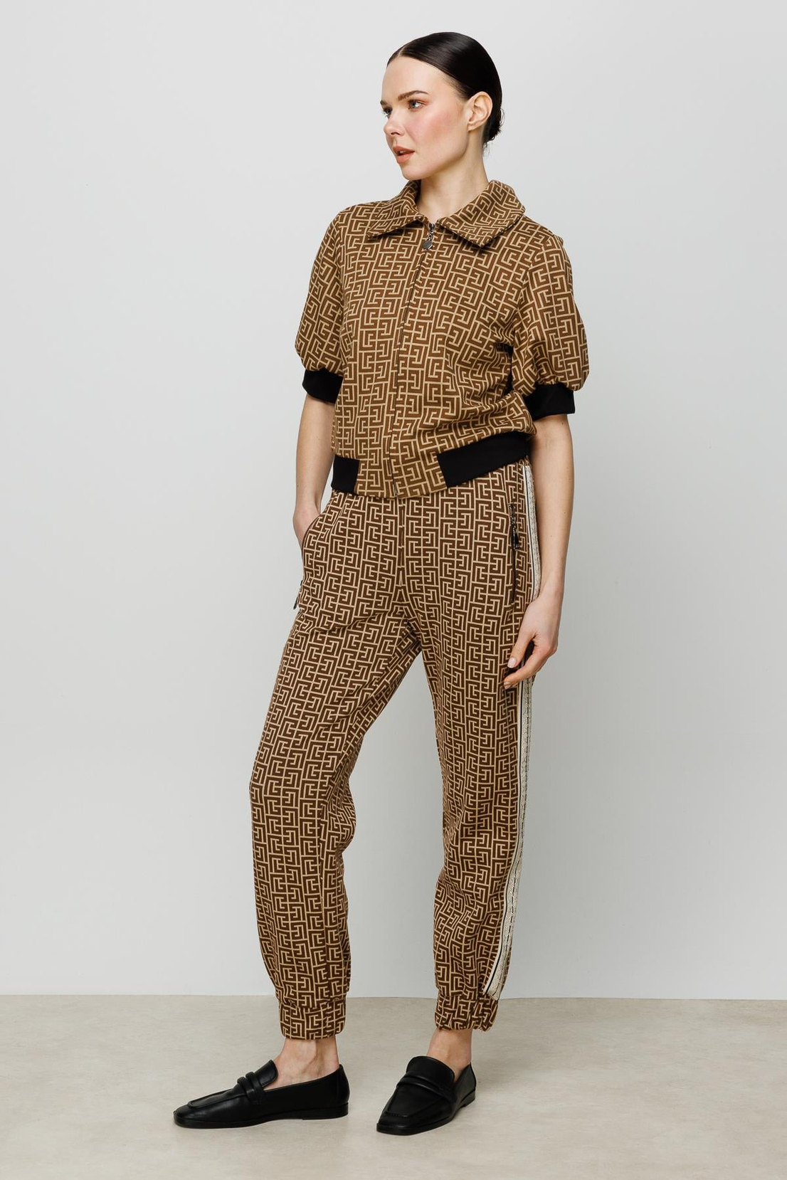 fermuarli-sweat-109197.jpg