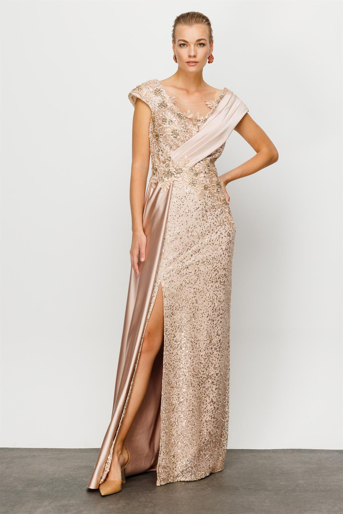 Full Taşlı Nude Rengi Gece Elbise