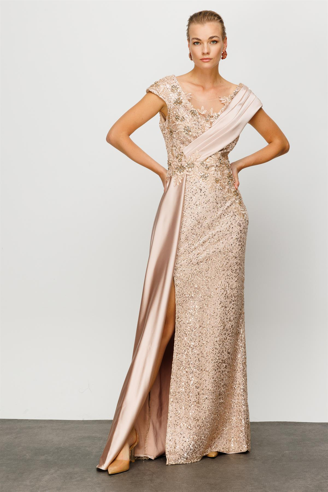 Full Taşlı Nude Rengi Gece Elbise