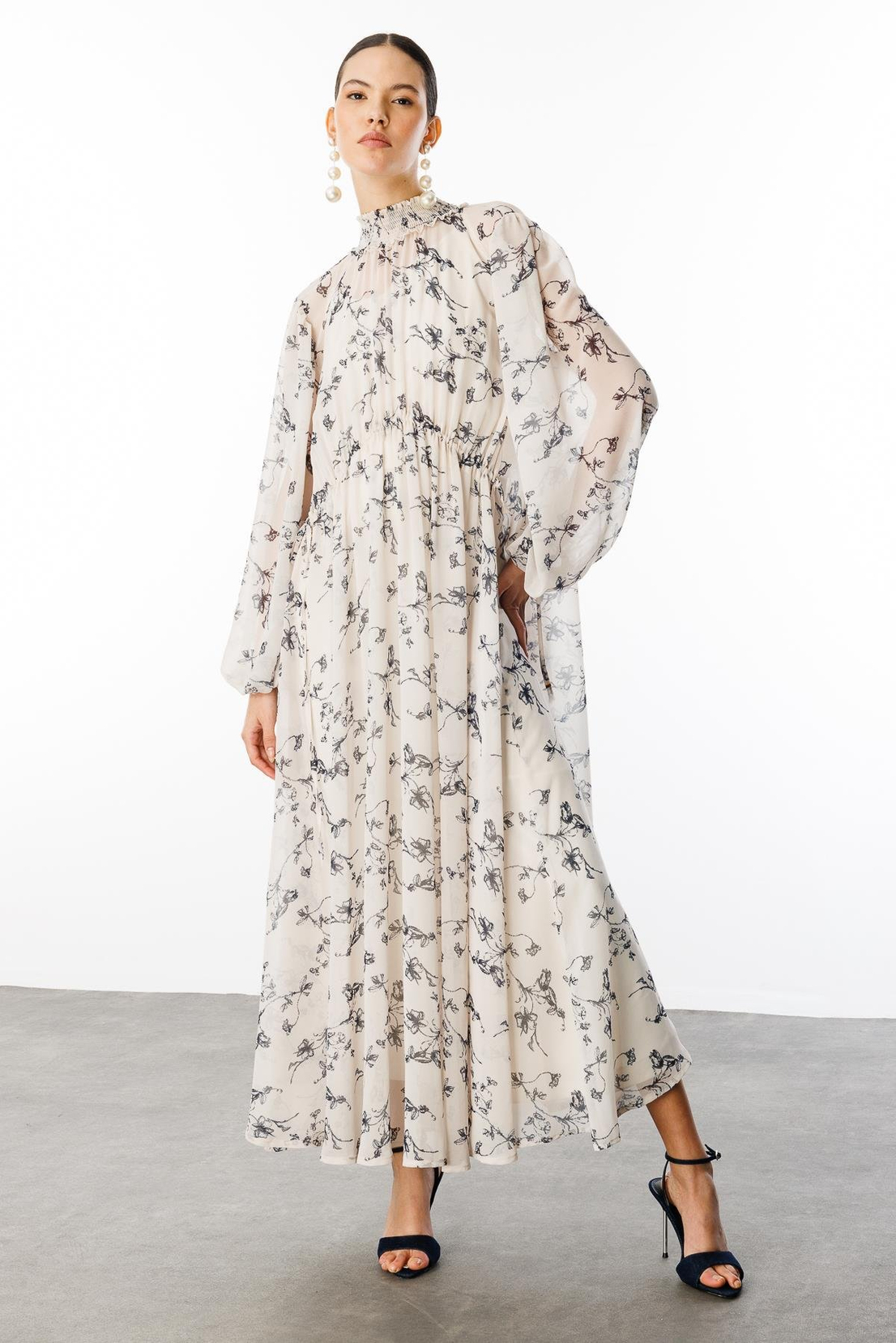 Gipe Yaka Bel Tünelli Maxi Boy Şifon  Elbise EKRU