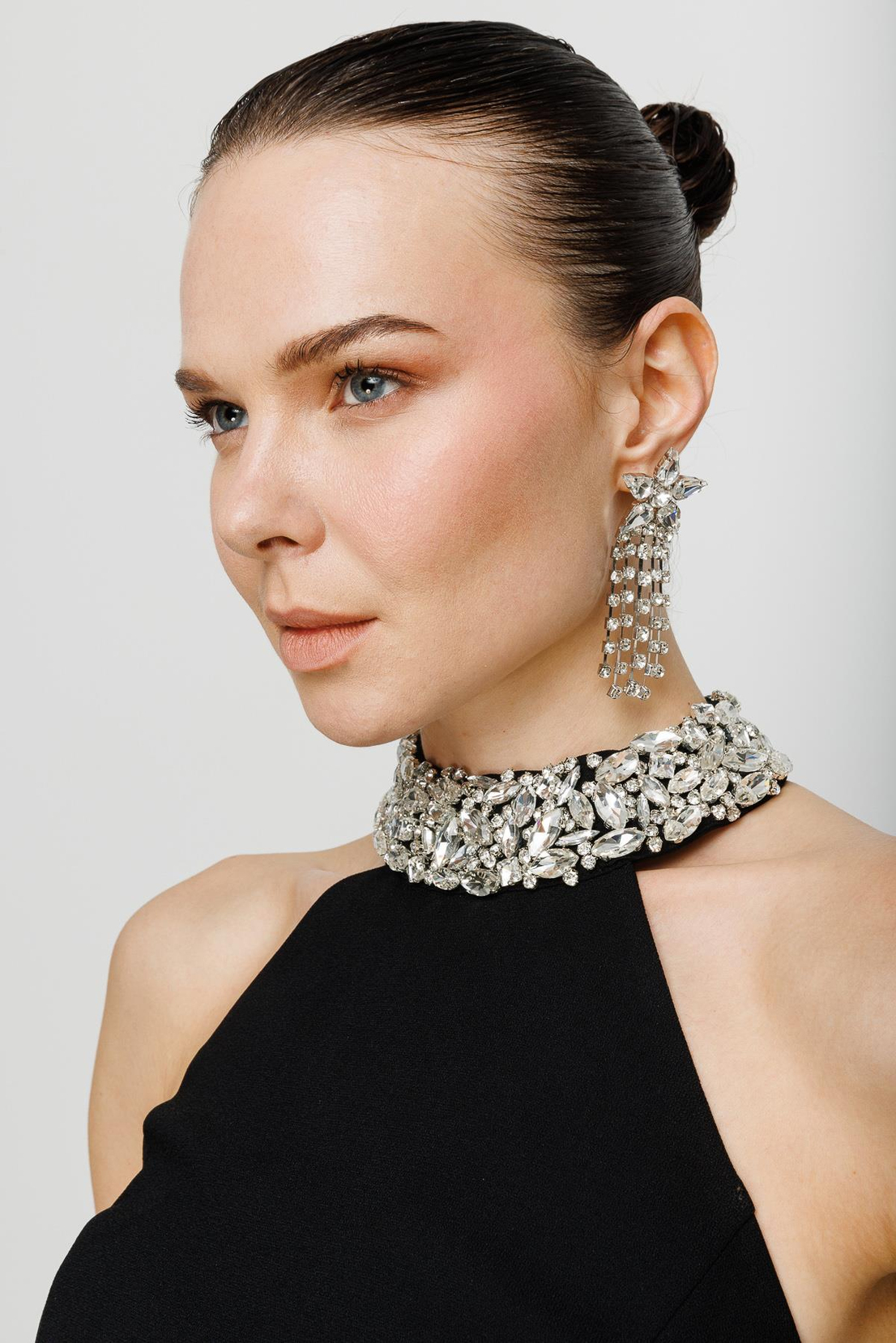 Halter Yaka Özel Taş İşlemeli Gece Elbise