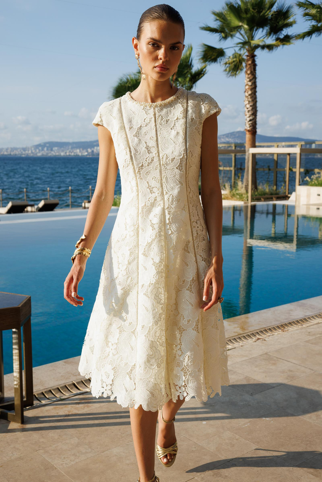 İnci İşleme Detaylı Dantel Elbise EKRU