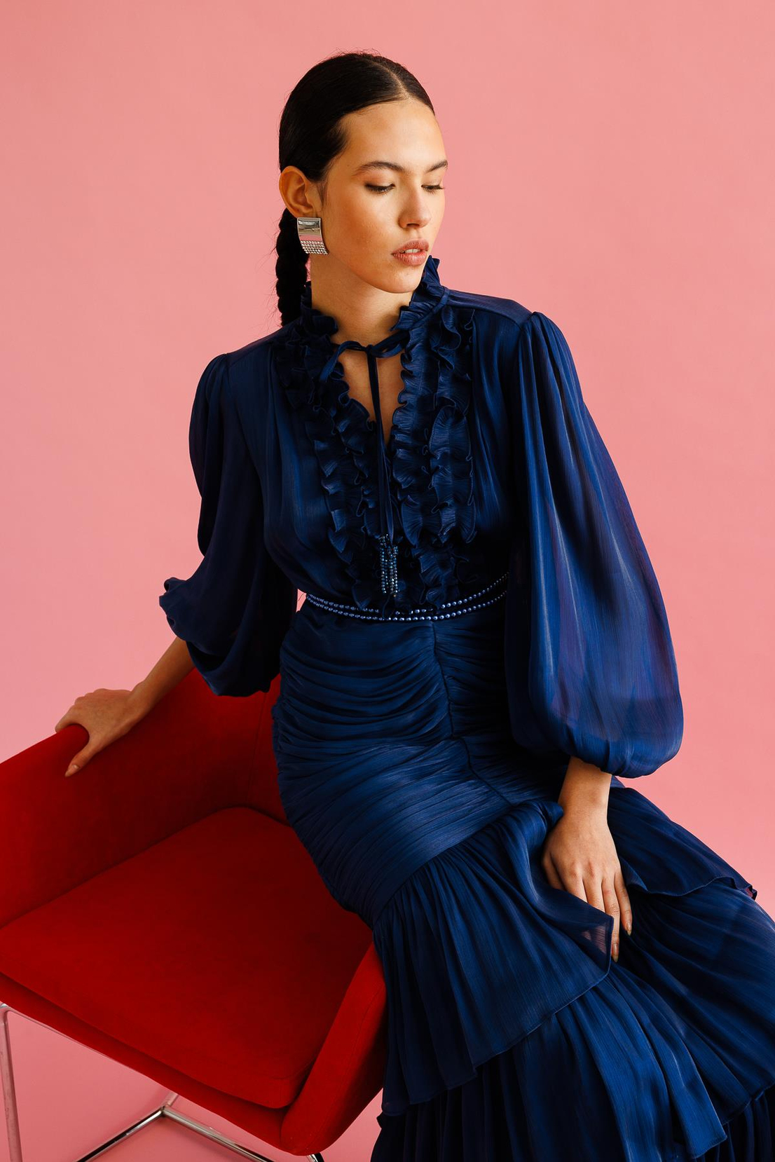 İnci Kemer Detaylı Volan Yaka Kat Etek Jakar Elbise LACİVERT