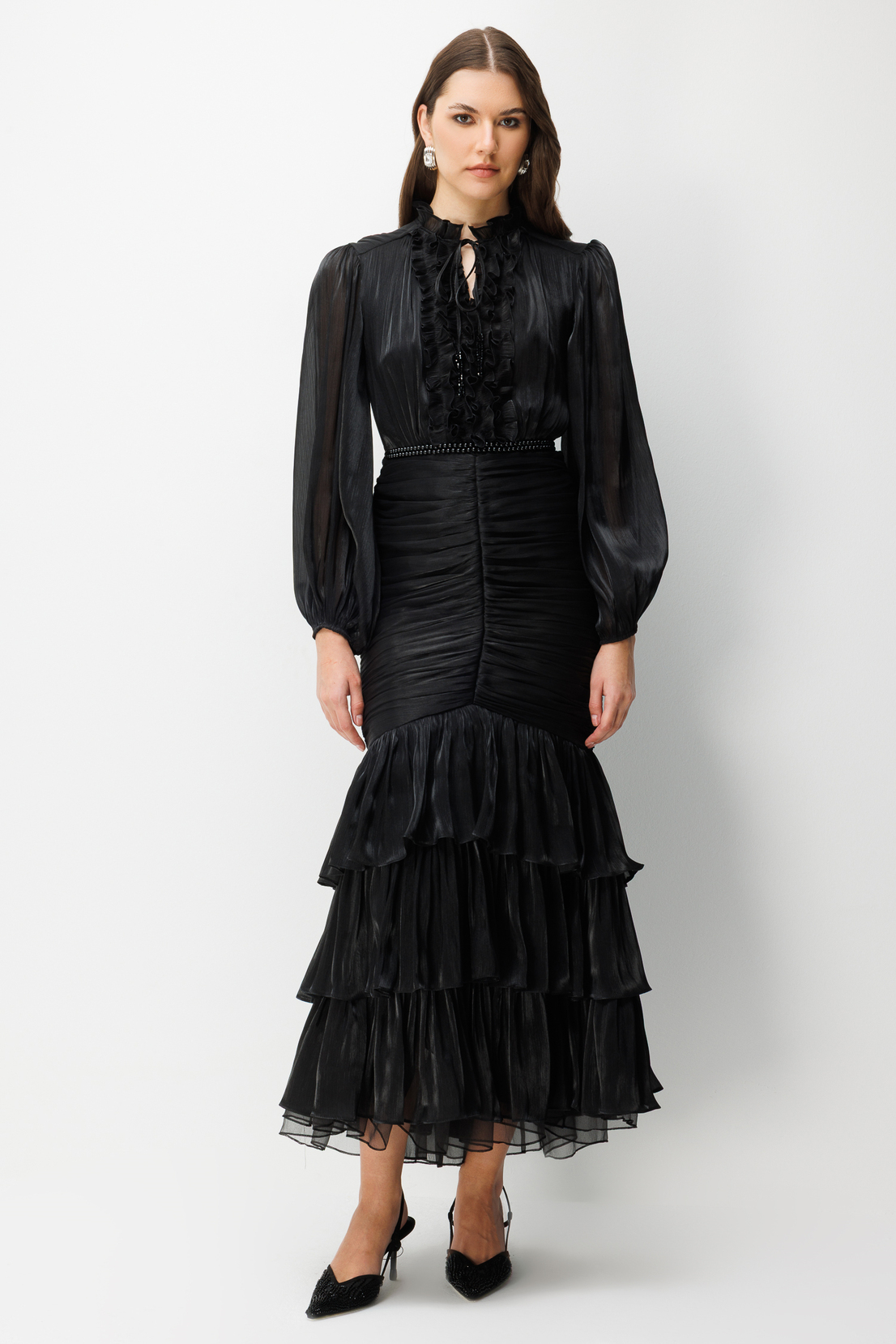 İnci Kemer Detaylı Volan Yaka Kat Etek Jakar Elbise SİYAH